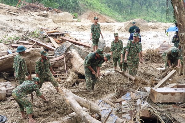 Giaỉ pháp giảm thiểu thiệt hại do lũ quét, sạt lở đất  ở miền Trung : Lập các bản đồ cảnh báo nguy cơ với tỷ lệ phù hợp - Anh 1