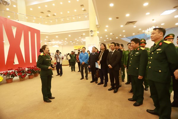 Khai mạc triển lãm Đảng ta thật là vĩ đại - Anh 2