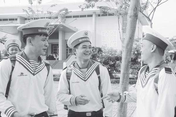 “Thời gian đẹp nhất của đời lính biển” - Anh 2