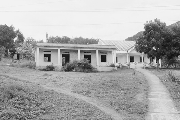Kon Tum: Sau khi sáp nhập, gần 200 điểm trường bỏ trống - Anh 1