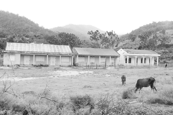 Kon Tum: Sau khi sáp nhập, gần 200 điểm trường bỏ trống - Anh 2