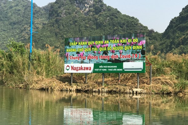 Tuyên truyền trực quan phòng, chống dịch Covid-19 dọc bờ suối Yến - Anh 10