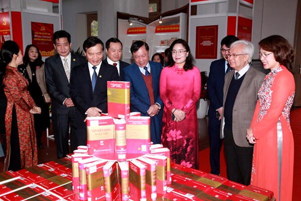 Đảng Cộng sản Việt Nam - Sáng mãi niềm tin:  Tái hiện mốc son lịch sử qua tư liệu đặc biệt - Anh 1