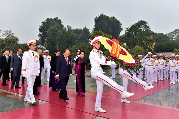 Ngày làm việc đầu tiên của Đại hội XIII - Anh 4