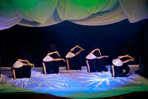 Ngân vang giai điệu Tổ quốc - Anh 4