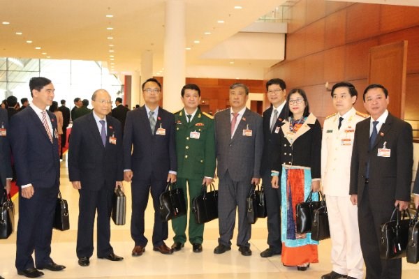 Các đại biểu thảo luận các văn kiện Đại hội XIII - Anh 7