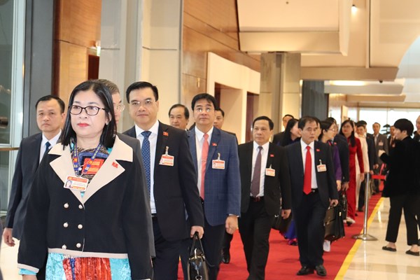 Các đại biểu thảo luận các văn kiện Đại hội XIII - Anh 6