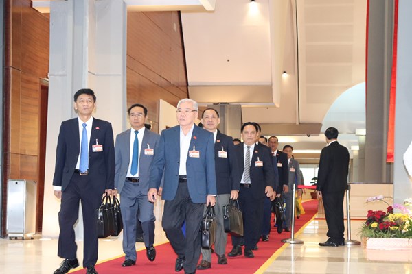 Các đại biểu thảo luận các văn kiện Đại hội XIII - Anh 5