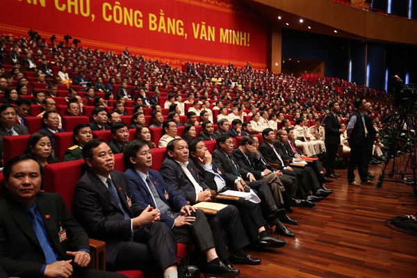 Các đại biểu thảo luận các văn kiện Đại hội XIII - Anh 3