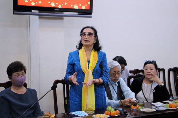Bộ VHTTDL họp mặt chúc Tết cán bộ hưu trí và các văn nghệ sĩ, nhà giáo lão thành tại TP.HCM - Anh 3
