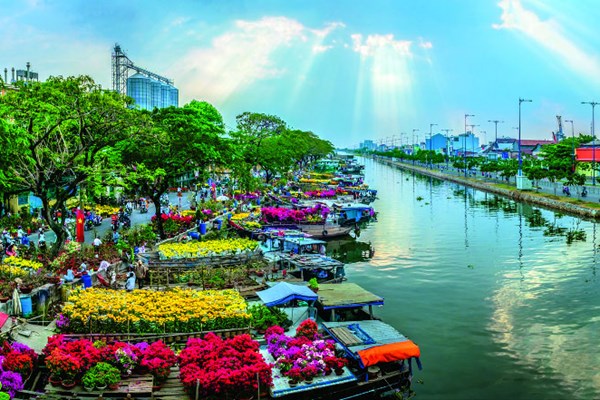 "Khoác áo mới" cho chợ hoa Xuân "Trên bến dưới thuyền" - ảnh 2