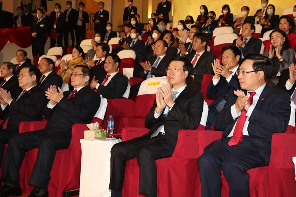 Chương trình nghệ thuật “Khát vọng- Tỏa sáng”: Rạng rỡ hồn thiêng sông núi - Anh 3