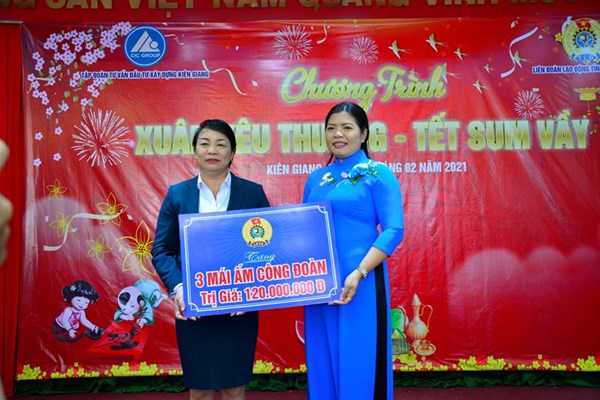 Kiên Giang trao quà Tết “Xuân yêu thương - Tết sum vầy” - Anh 2