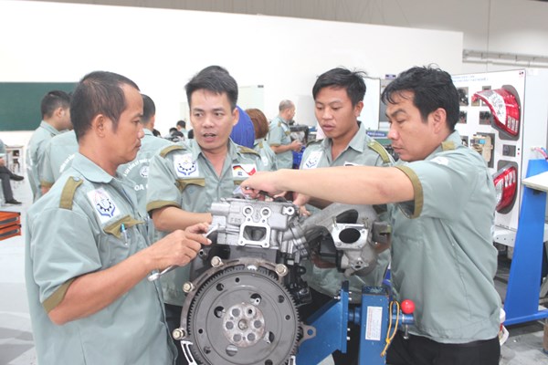 Đào tạo nghề theo tiêu chuẩn quốc tế: Cơ hội làm việc tại hai quốc gia - Anh 1