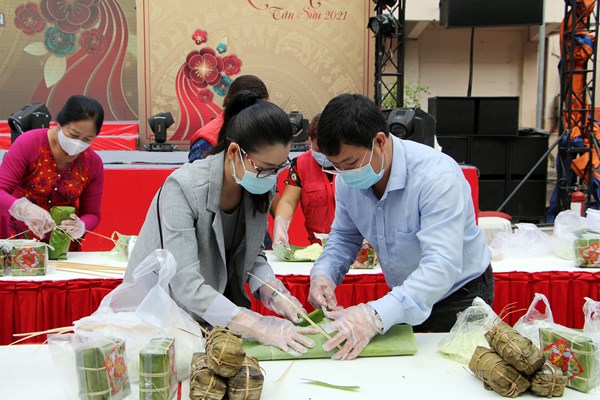 Ấm áp ngày hội “Nghĩa tình mùa xuân” 2021 - Anh 4