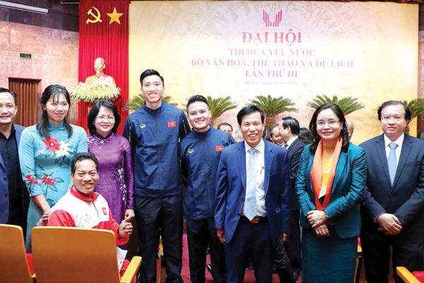Bản lĩnh Việt Nam là sức mạnh để vượt qua thử thách - Anh 4