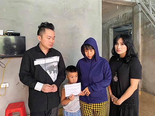 Bao la những trái tim hồng - Anh 4