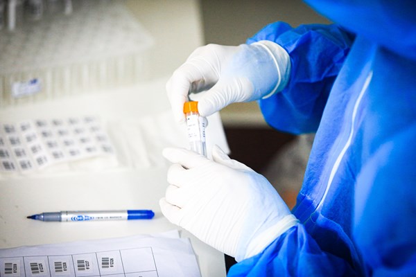 Dàn sao CLB Hà Nội và HAGL xét nghiệm Covid ngày đầu tập trung - Anh 2