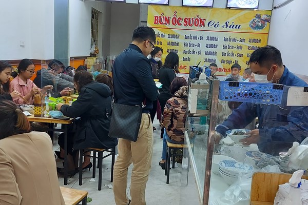 Hàng quán chung tay phòng, chống dịch - Anh 1