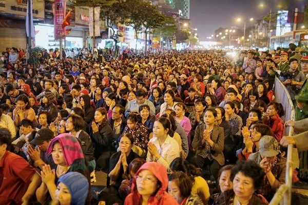 Tổ chức lễ cầu an trực tuyến: Chỉ cần người dân nhất tâm... - Anh 2