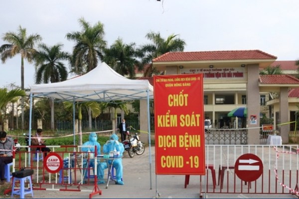 Hải Phòng: Xét nghiệm trên diện rộng phát hiện 1 điều dưỡng dương tính - Anh 1