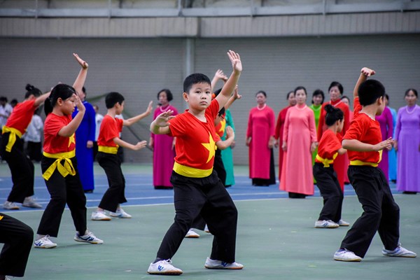 Phát động Cuộc vận động Toàn dân rèn luyện thân thể theo gương Bác Hồ vĩ đại - Anh 1