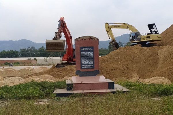 Bình Định: Di tích lịch sử Chiến thắng Đệ Đức bị xâm hại bởi “núi cát” - Anh 1