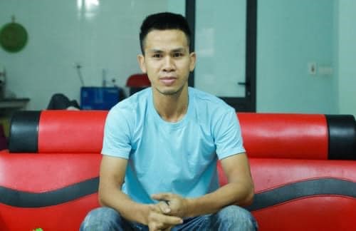 Lãnh đạo TP Hà Nội gửi thư và tặng Bằng khen thanh niên dũng cảm cứu sống bé gái rơi từ tầng 12 - Anh 1