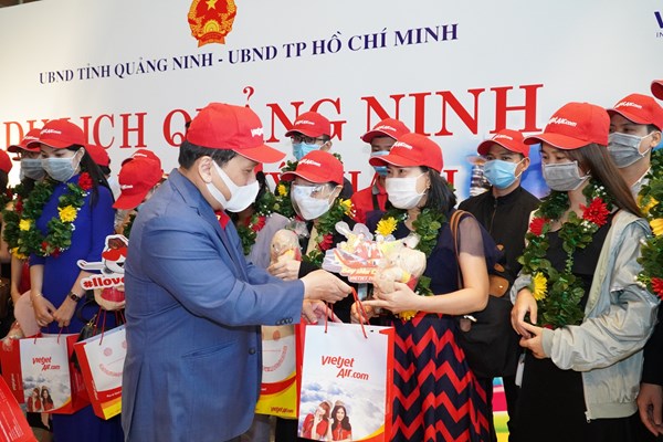 Sân bay Vân Đồn mở cửa trở lại đón chuyến bay Vietjet đầu tiên - Anh 3