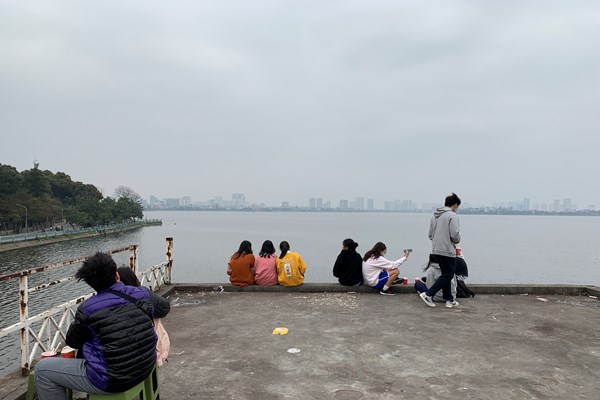 Hà Nội: Bất chấp lệnh cấm, hàng quán vỉa hè 