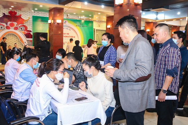 Đông đảo cán bộ, nghệ sĩ tham gia Ngày hội hiến máu - Anh 2