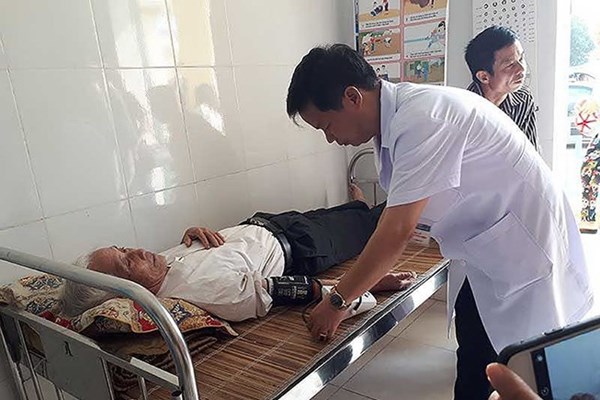 Không để trạm y tế phải ngưng hợp đồng khám, chữa bệnh BHYT - Anh 1