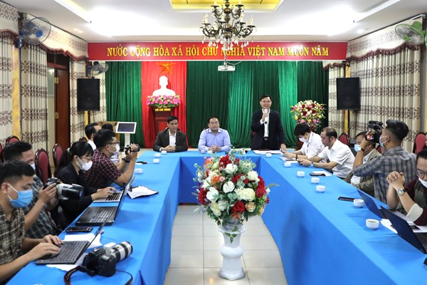 Chùa Hương khác lạ trước ngày mở cửa trở lại - Anh 2