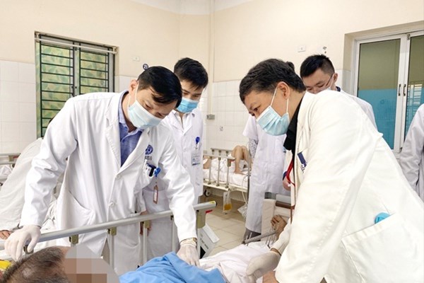 Bị áp xe cổ do vi khuẩn xâm nhập từ mũi kim châm cứu - Anh 1