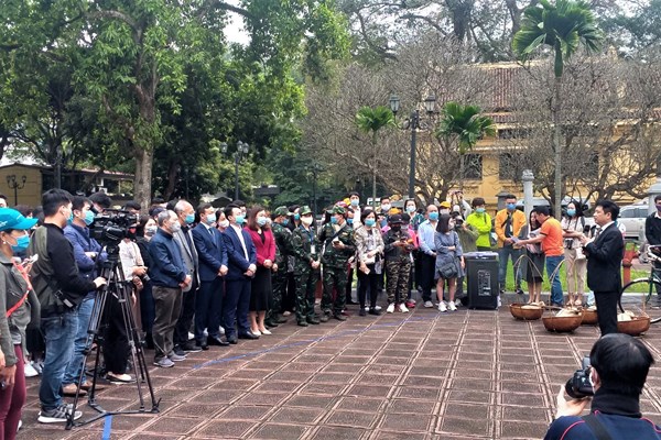 Du lịch bằng xe tự lái mùa ban nở Tây Bắc - Anh 1
