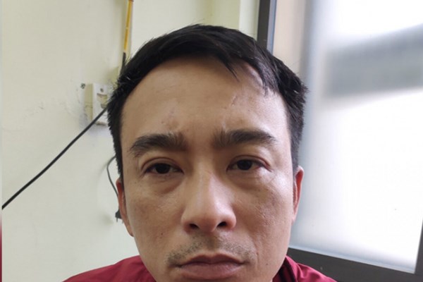 Khởi tố đối tượng say rượu đánh cảnh sát giao thông - Anh 1