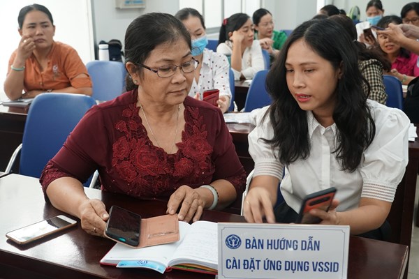 Gần 6.000 lượt sử dụng thẻ BHYT trên ứng dụng VssID - Anh 1