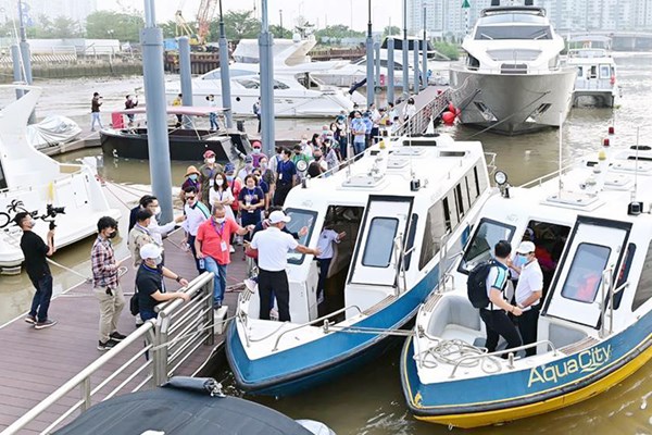 Tiêm chủng vắcxin kích cầu thị trường du lịch - Anh 2