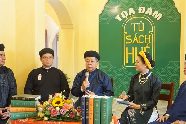 Khởi động “Tủ sách Huế” và ra mắt ấn phẩm Địa chí Văn hóa Huế - Anh 4