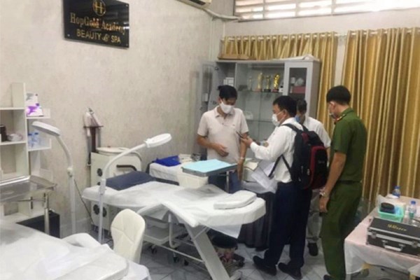 Ngán ngẩm với phẫu thuật thẩm mỹ tại... quán cà phê - Anh 2