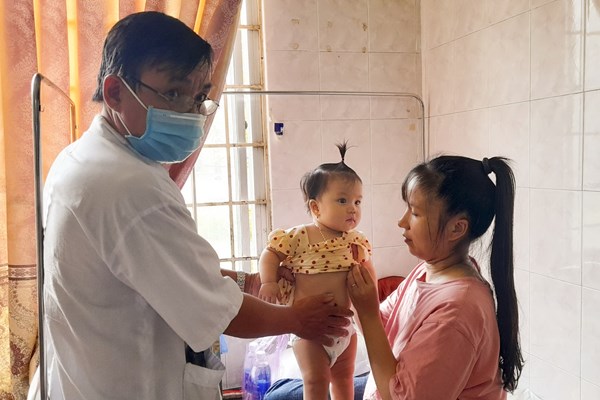 Hàng trăm người bị ngộ độc chưa rõ nguyên nhân - Anh 1