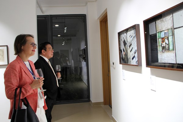 Trưng bày nghệ thuật đương đại về “Con người, Vinh quang và Cuộc sống sau Chiến tranh” - Anh 7