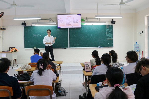 Khi học trò được hóa thân trong vai nhà giáo - Anh 1
