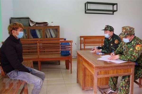 Lạng Sơn khởi tố vụ án tổ chức đưa người nhập cảnh trái phép - Anh 2