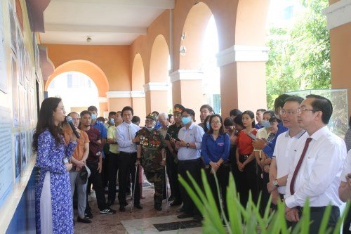 Triển lãm “Chủ tịch Hồ Chí Minh với Thể dục thể thao Việt Nam” - Anh 1