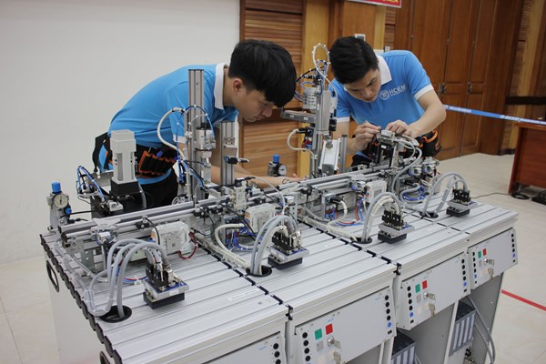 Kiến nghị Thủ tướng tháo gỡ bất cập dạy văn hóa trong các trường nghề - Anh 1
