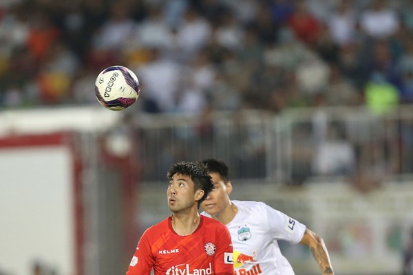 Hai đội bóng TP.HCM gặp khó tại V.League 2021 - Anh 1