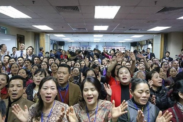 Ban Tôn giáo Chính phủ họp về hoạt động của CLB Tình người: Hoạt động của CLB Tình người có biểu hiện trục lợi - Anh 1