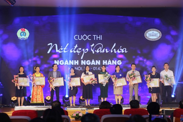 Trao giải cuộc thi: “Nét đẹp Văn hóa ngành Ngân hàng” - Anh 13
