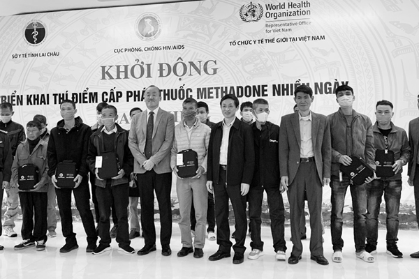 Cấp, phát thuốc dài ngày dành cho bệnh nhân điều trị cai nghiện bằng Methadone: Thuận tiện nhưng tiềm ẩn nguy cơ - Anh 1